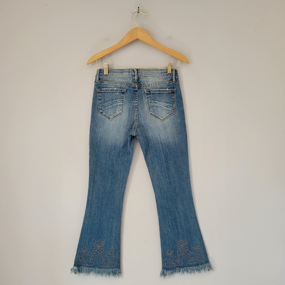 Driftwood Roxy Crop Flare Beaded Jeans Sz 26 - Picture 2 of 10